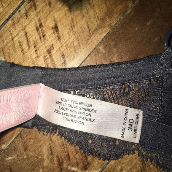 Victoria’s Secret 34D Lacy gray lined Demi bra - Picture 3 of 3